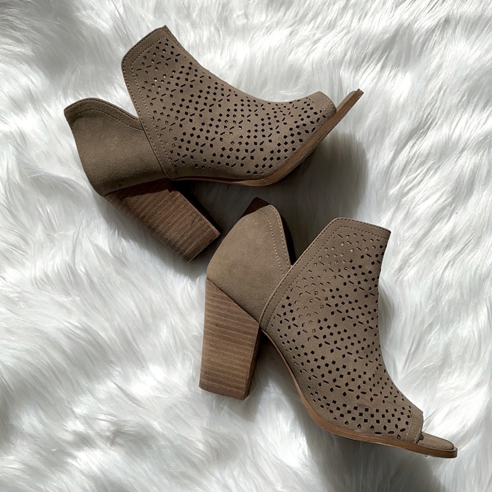 ✨Restricted Ankle Booties